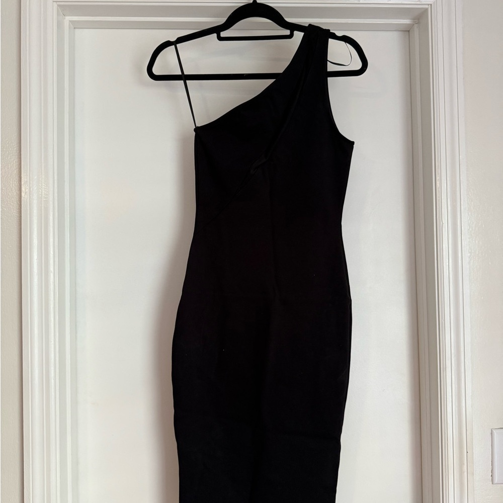 G by Guess Black One-Shoulder Bodycon Dress